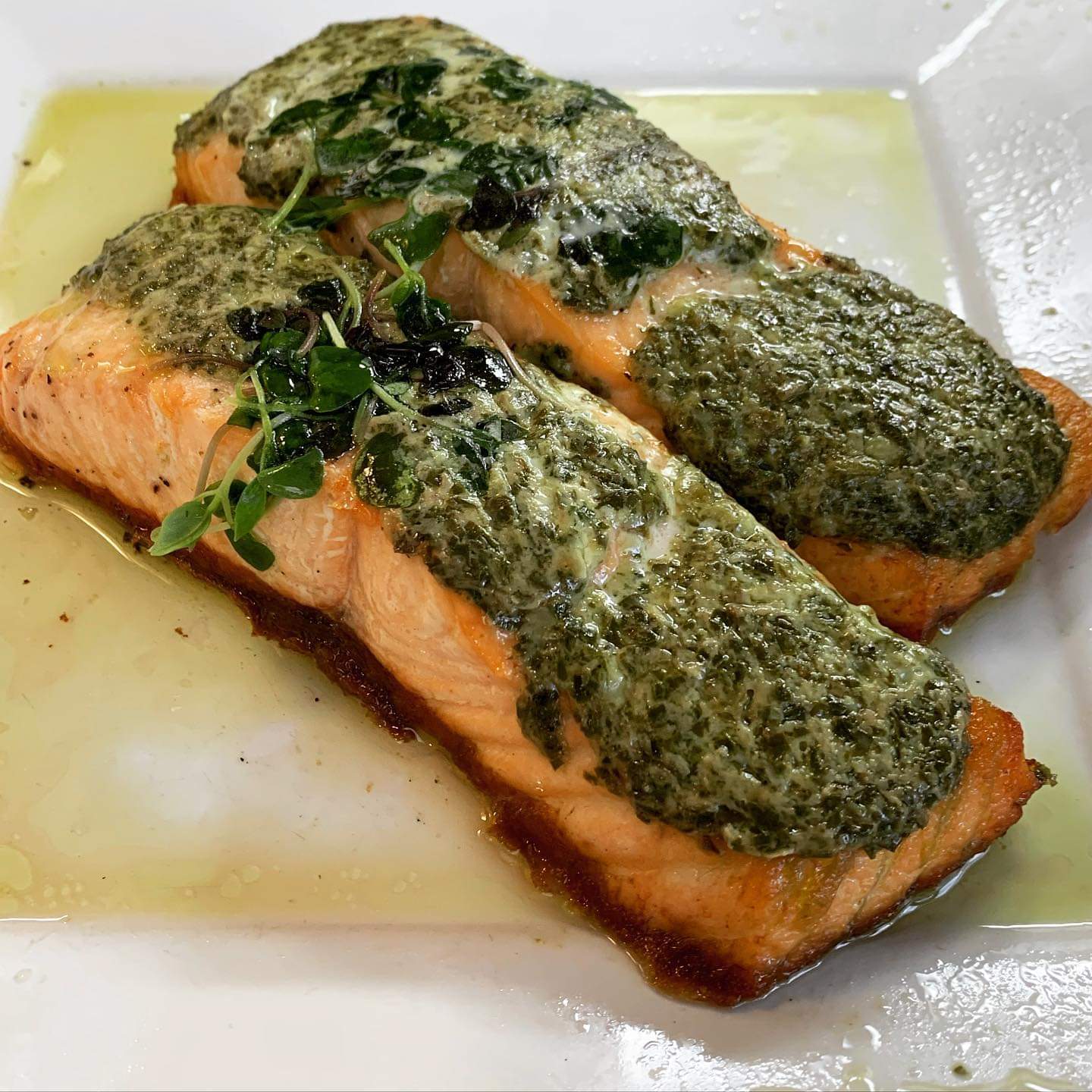 Basil Aioli Crusted Steelhead Salmon, à la carte